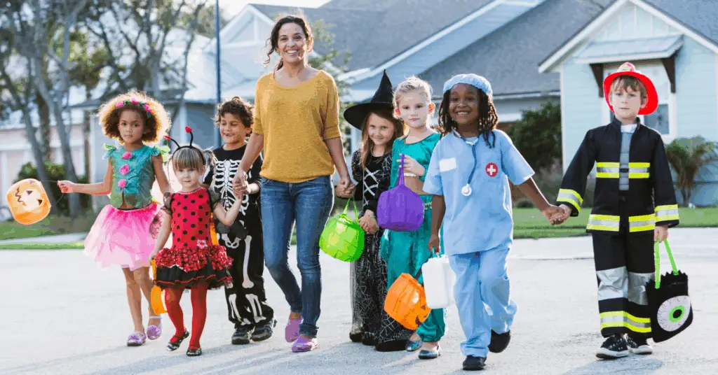 trick or treaters on halloween